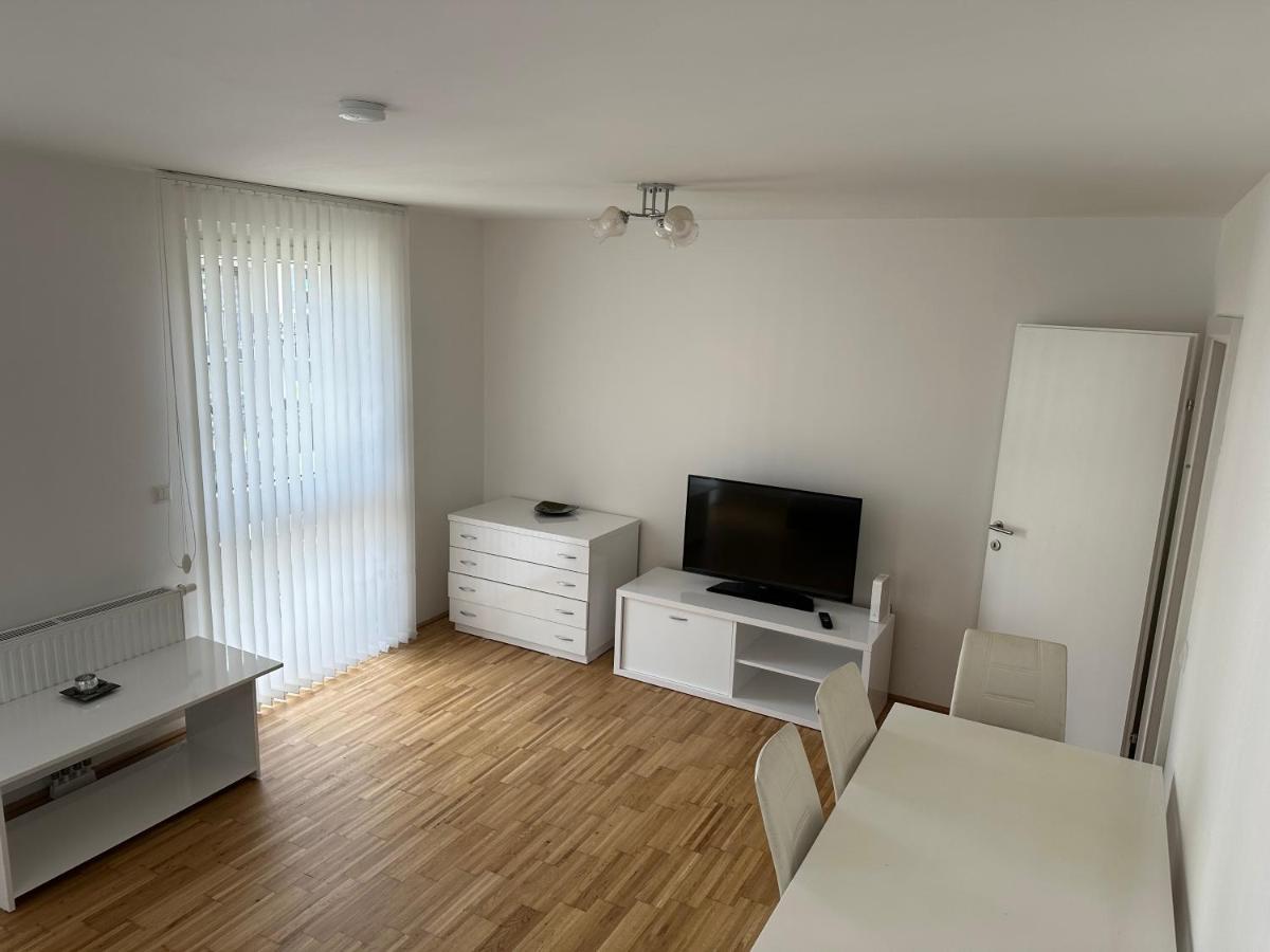 Hauptbahnhof Ferienwohnung Am Park Vienna Luaran gambar