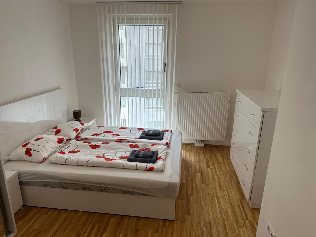 Hauptbahnhof Ferienwohnung Am Park Vienna Luaran gambar
