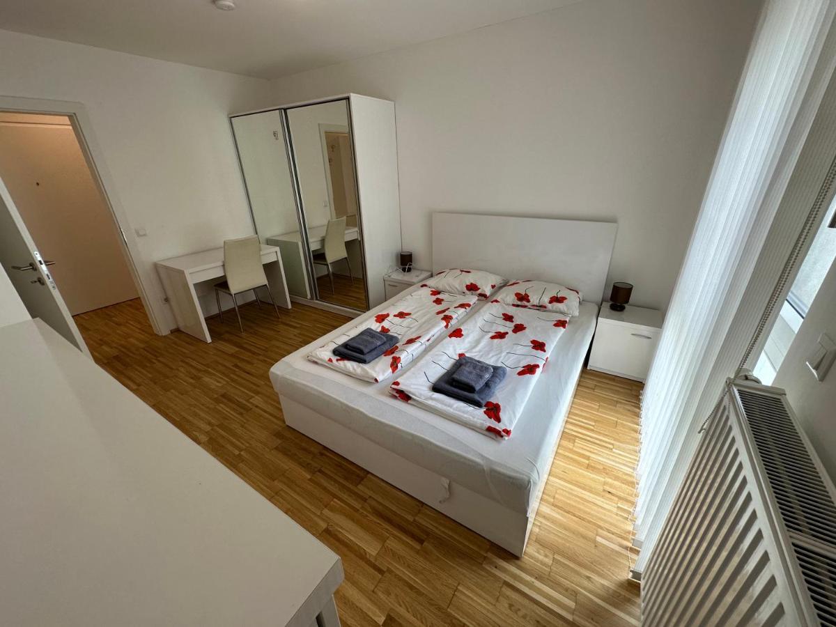Hauptbahnhof Ferienwohnung Am Park Vienna Luaran gambar