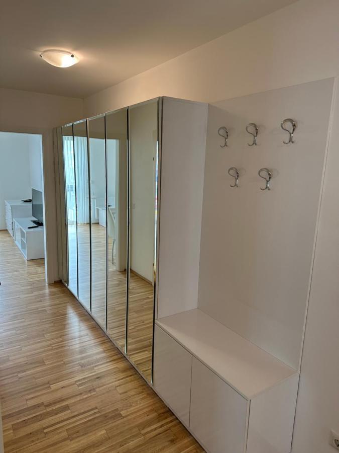 Hauptbahnhof Ferienwohnung Am Park Vienna Luaran gambar